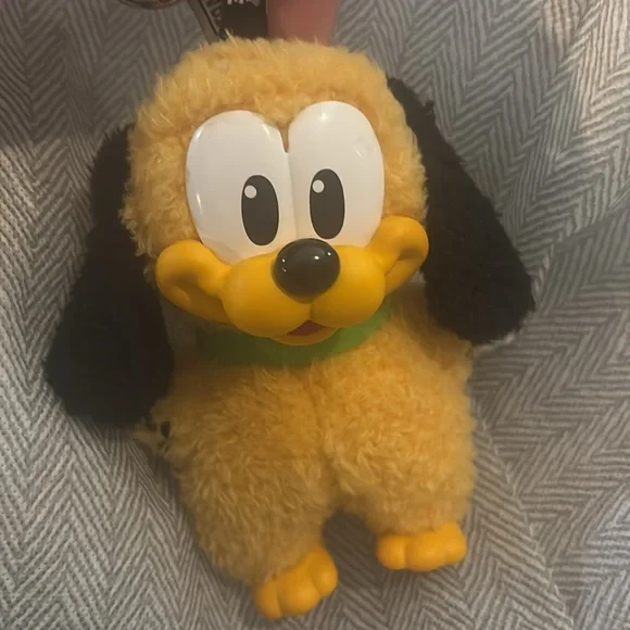 Disney Pop Mart Pluto Keychain - Picture 2 of 5